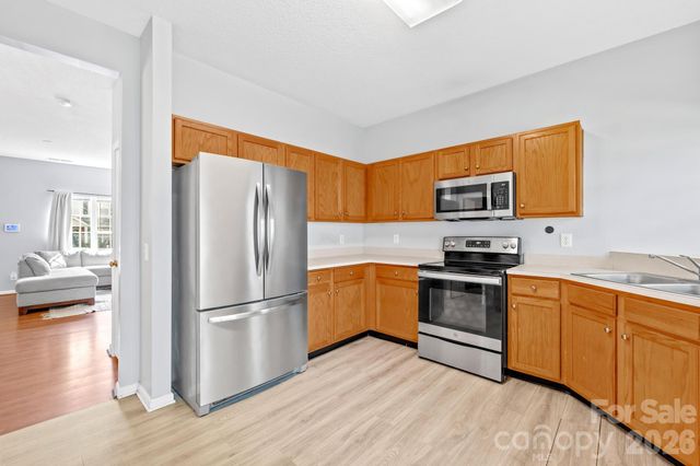 2823 Summergrove Court, Matthews, NC 28105