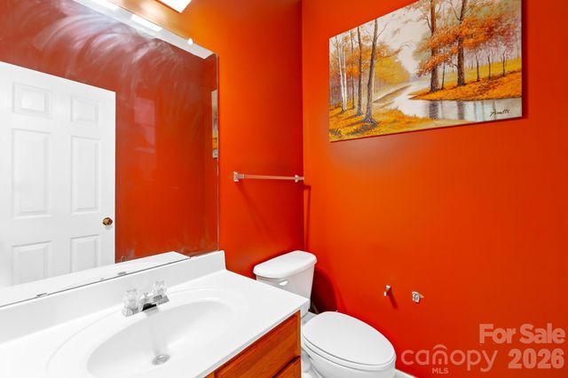 2823 Summergrove Court, Matthews, NC 28105