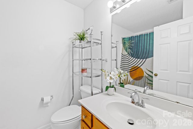 2823 Summergrove Court, Matthews, NC 28105