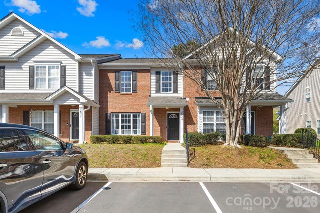 2823 Summergrove Court, Matthews, NC 28105