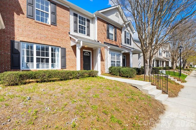 2823 Summergrove Court, Matthews, NC 28105