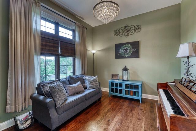 5146 Cedar Pointe DRIVE, West Bend, WI 53095