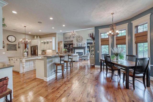 5146 Cedar Pointe DRIVE, West Bend, WI 53095