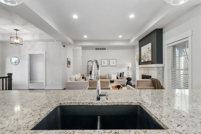 112 Lone Elk Court, Pickerington, OH 43147