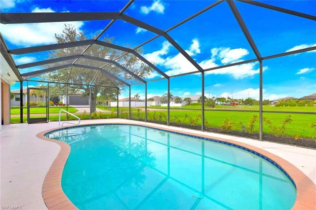 3302 2nd LN, Cape Coral, FL 33991