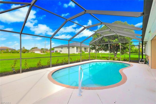 3302 2nd LN, Cape Coral, FL 33991