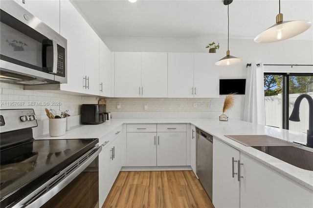 11456 W 33rd Way, Hialeah, FL 33018