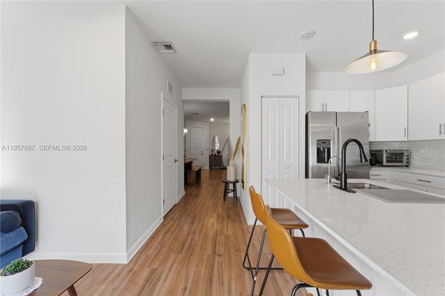 11456 W 33rd Way, Hialeah, FL 33018