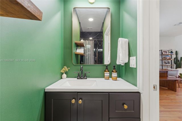 11456 W 33rd Way, Hialeah, FL 33018