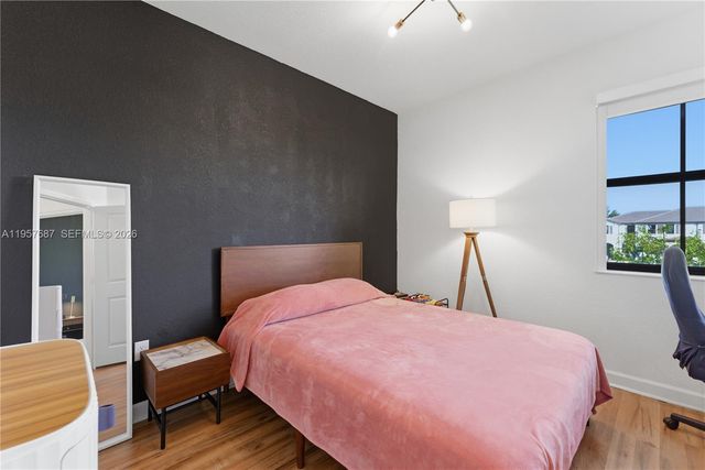 11456 W 33rd Way, Hialeah, FL 33018