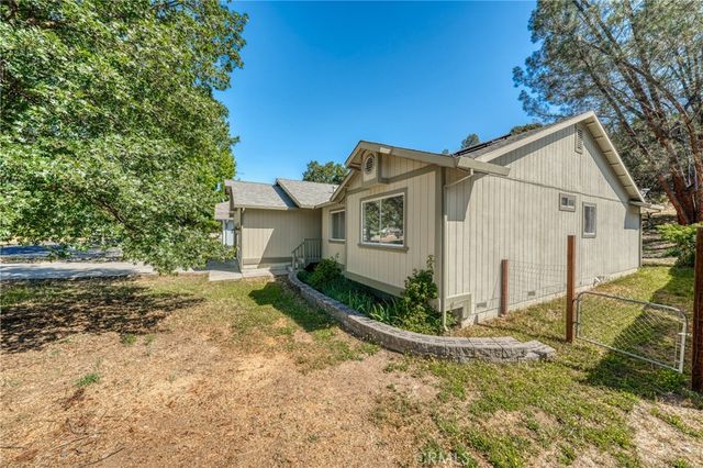 19662 Mountain N, Hidden Valley Lake, CA 95467