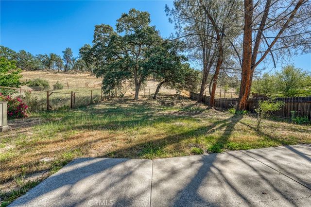 19662 Mountain N, Hidden Valley Lake, CA 95467