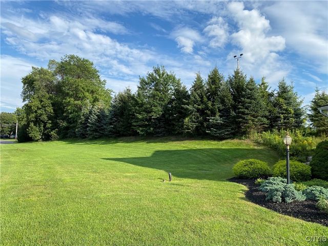 107 Shaker, Camillus, NY 13031