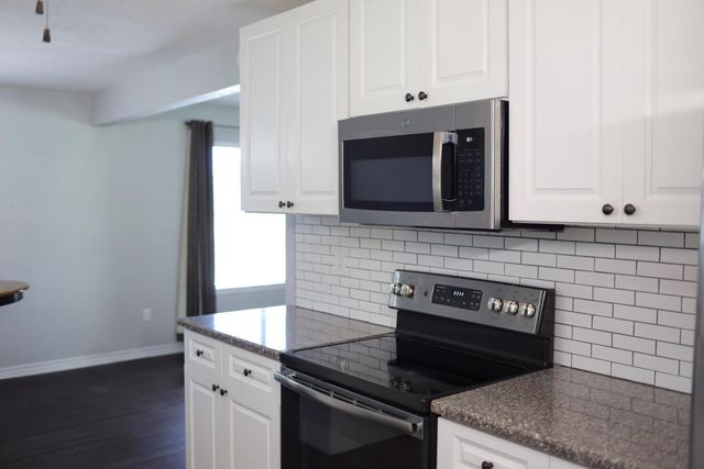 407 Tamarind Street, Lake Jackson, TX 77566