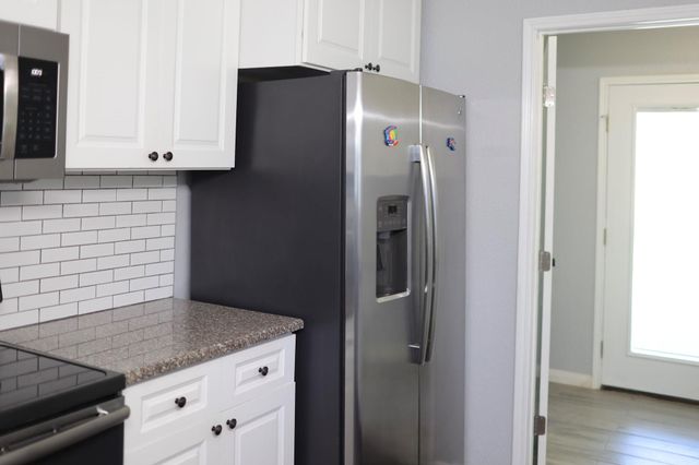 407 Tamarind Street, Lake Jackson, TX 77566