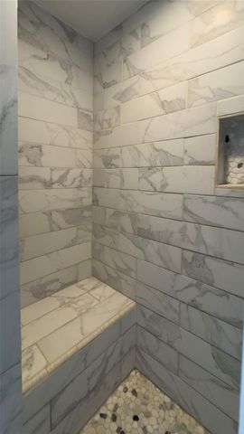 407 Tamarind Street, Lake Jackson, TX 77566