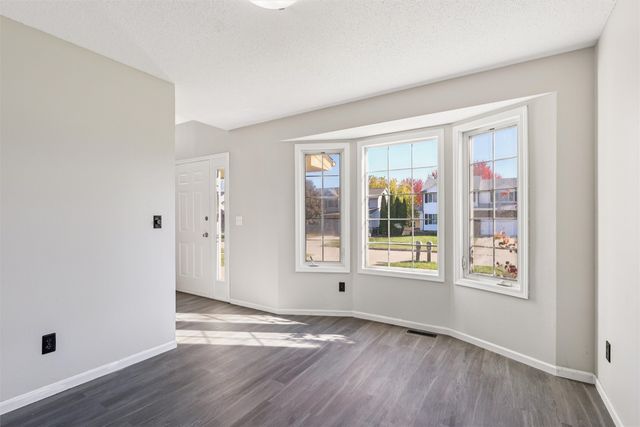 1187 S 51st Street, West Des Moines, IA 50265