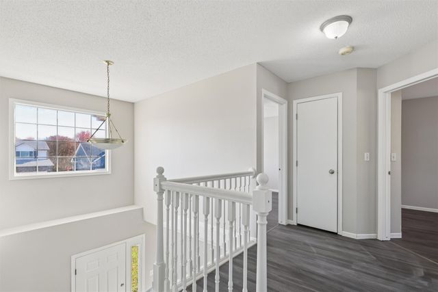 1187 S 51st Street, West Des Moines, IA 50265