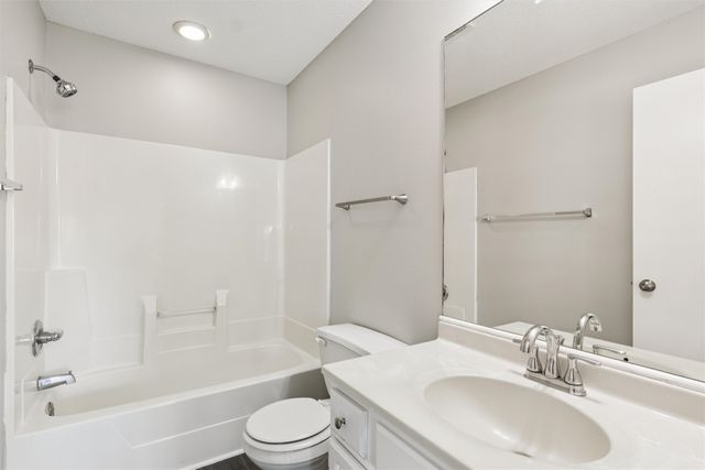 1187 S 51st Street, West Des Moines, IA 50265