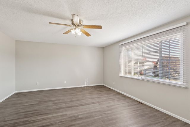 1187 S 51st Street, West Des Moines, IA 50265