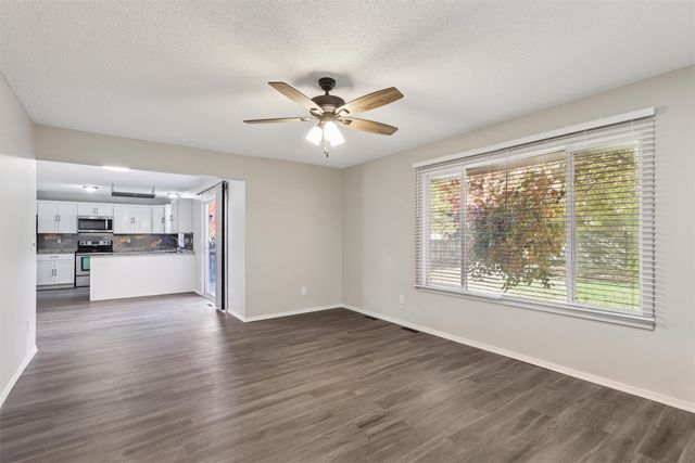 1187 S 51st Street, West Des Moines, IA 50265