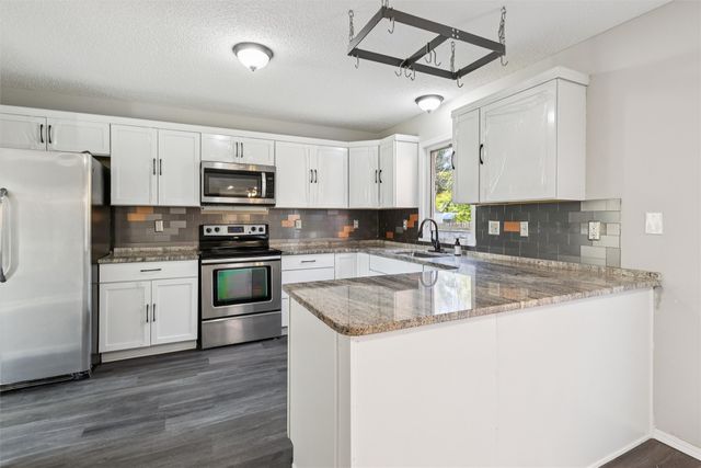 1187 S 51st Street, West Des Moines, IA 50265