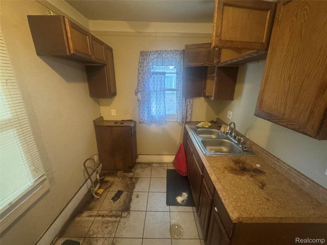 16536 Cheyenne Street, Detroit, MI 48235