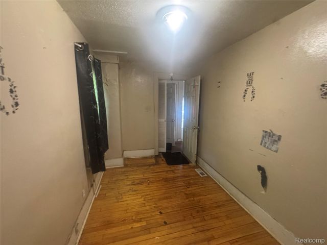 16536 Cheyenne Street, Detroit, MI 48235