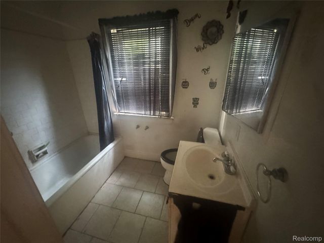16536 Cheyenne Street, Detroit, MI 48235