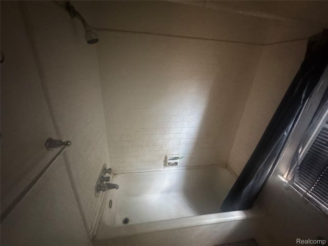 16536 Cheyenne Street, Detroit, MI 48235