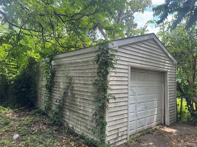 16536 Cheyenne Street, Detroit, MI 48235