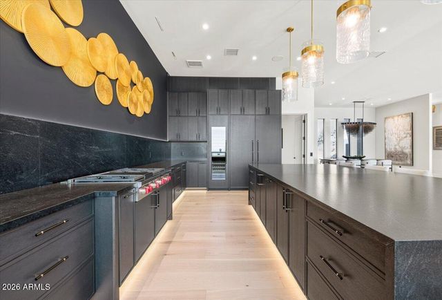 7347 N RED LEDGE Drive, Paradise Valley, AZ 85253