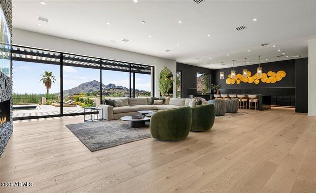 7347 N RED LEDGE Drive, Paradise Valley, AZ 85253