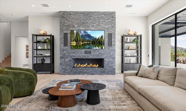 7347 N RED LEDGE Drive, Paradise Valley, AZ 85253