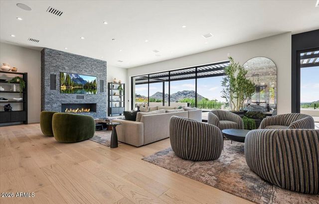 7347 N RED LEDGE Drive, Paradise Valley, AZ 85253