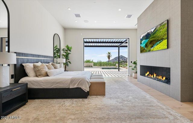 7347 N RED LEDGE Drive, Paradise Valley, AZ 85253