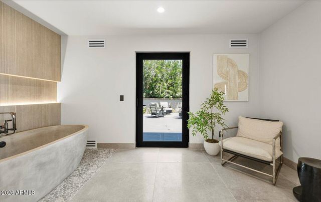 7347 N RED LEDGE Drive, Paradise Valley, AZ 85253