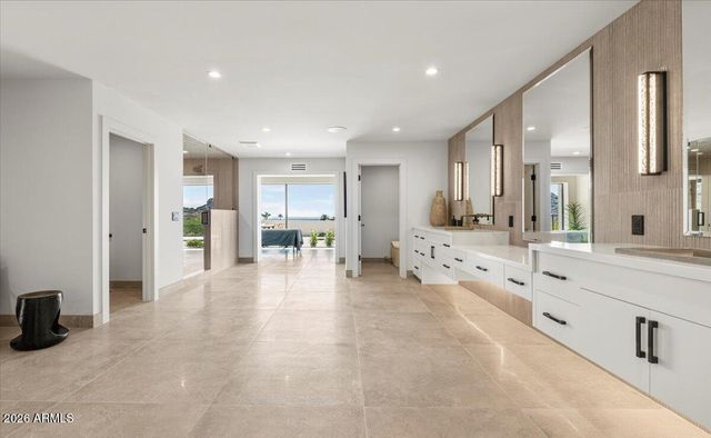 7347 N RED LEDGE Drive, Paradise Valley, AZ 85253