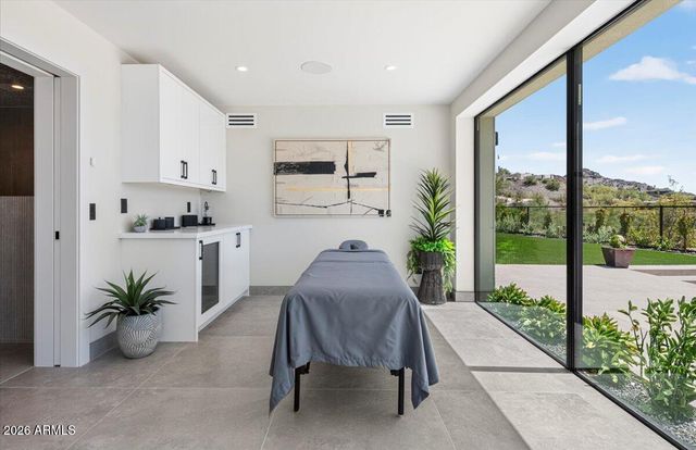 7347 N RED LEDGE Drive, Paradise Valley, AZ 85253