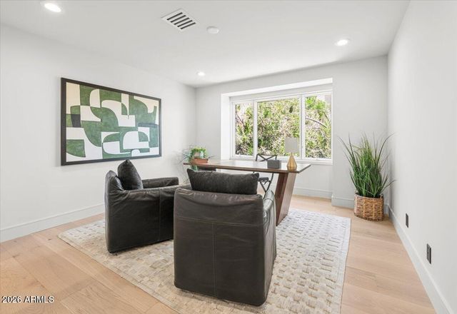 7347 N RED LEDGE Drive, Paradise Valley, AZ 85253