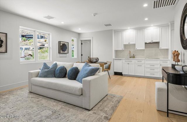7347 N RED LEDGE Drive, Paradise Valley, AZ 85253