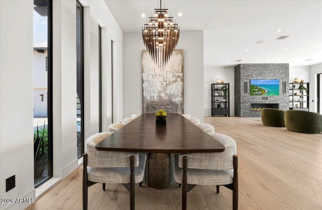 7347 N RED LEDGE Drive, Paradise Valley, AZ 85253