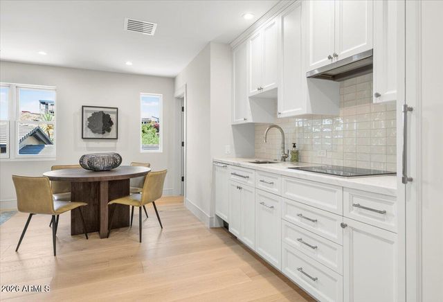 7347 N RED LEDGE Drive, Paradise Valley, AZ 85253