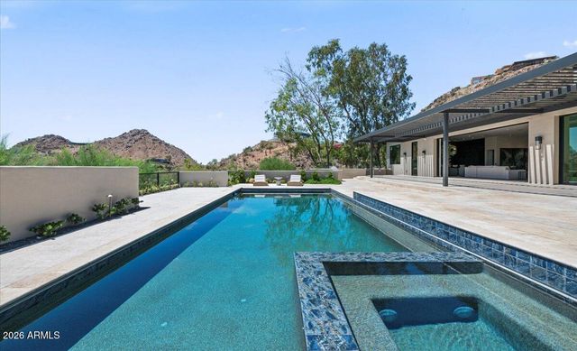 7347 N RED LEDGE Drive, Paradise Valley, AZ 85253