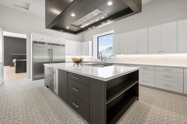 7347 N RED LEDGE Drive, Paradise Valley, AZ 85253