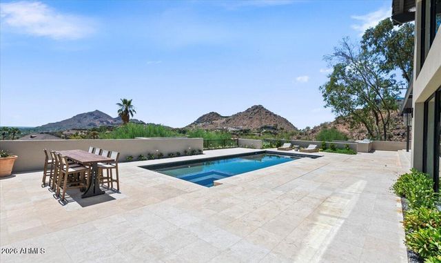 7347 N RED LEDGE Drive, Paradise Valley, AZ 85253