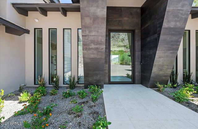 7347 N RED LEDGE Drive, Paradise Valley, AZ 85253