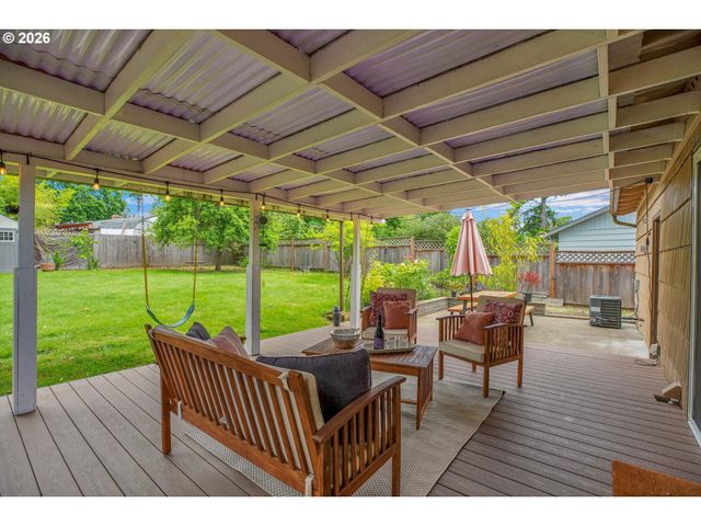 13295 Sw OAKWOOD St, Beaverton, OR 97005