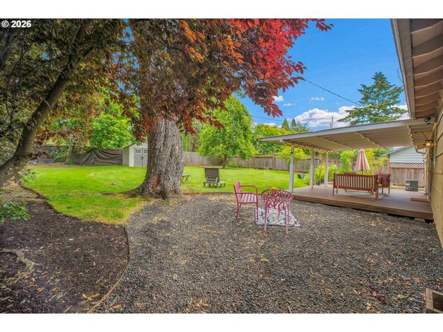 13295 Sw OAKWOOD St, Beaverton, OR 97005