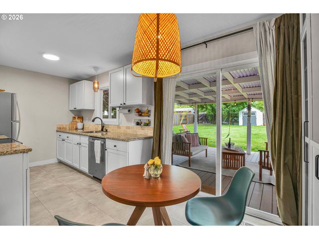 13295 Sw OAKWOOD St, Beaverton, OR 97005